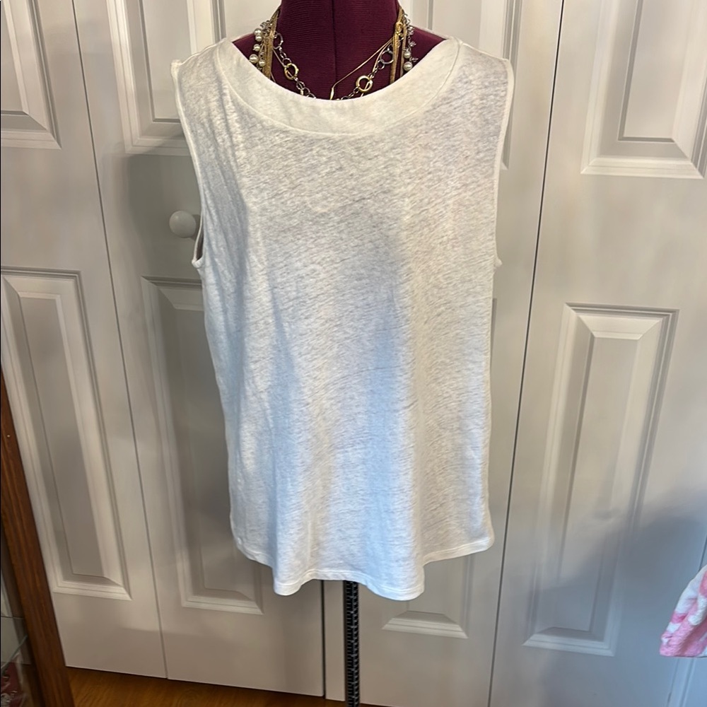 Vineyard Vines White and Blue Sleeveless Muscle Tee